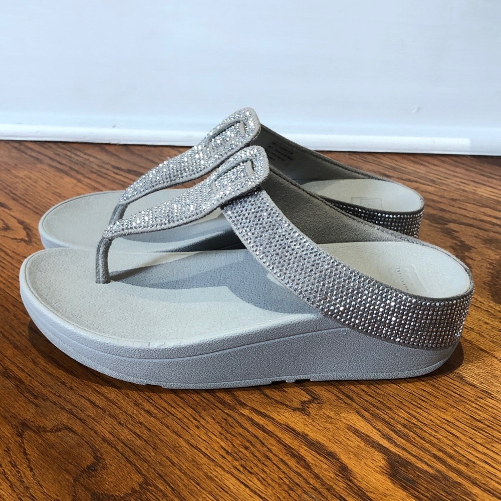 FitFlop Flowrise Toe-Post Sandals Size 5 in Excellent Condition!
